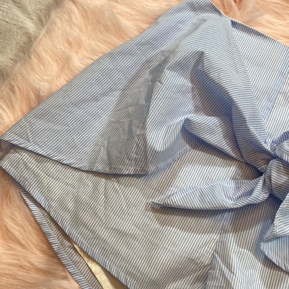 NWT Superdown Danika Stripe Tie Waist Shorts sz XS - Picture 4 of 12